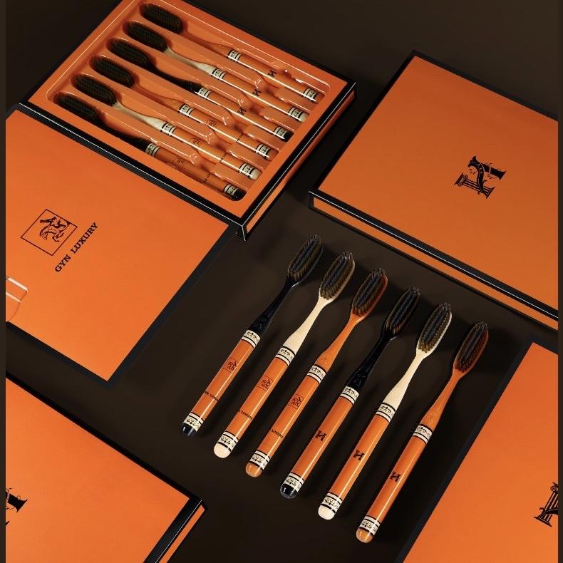 Product Introduction of [Mẫu Mới] Hộp 6 Bàn Chải “Thiết Kế Mới” Hoạ Tiết Sang Chảnh Đầu Siêu Dài Chải Răng Siêu Nhanh Tặng Kèm Hộp Đẹp Trắng Răng 2
