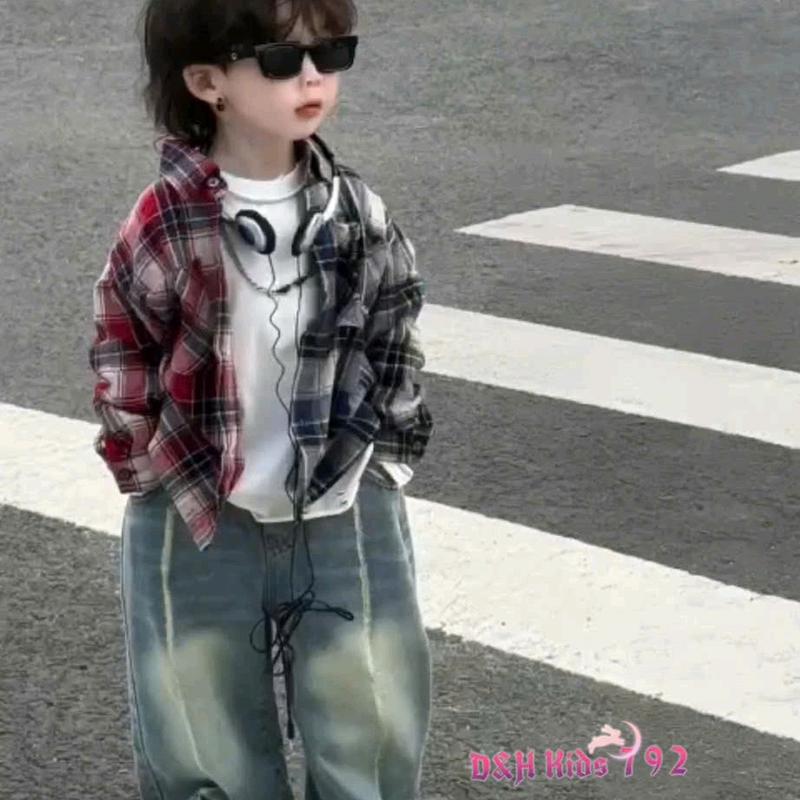 Sét ba chi tiết áo cotton kết hợp áo kẻ hai màu kèm quần ống rộng jean sz 10-30 kg cho bé trai