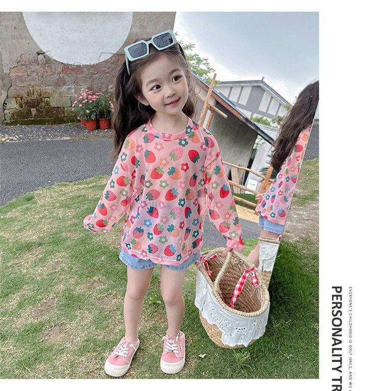 Product Introduction of Áo Thun Dài Tay Chống Nắng Lụa Lạnh Hình Dâu Tây Mùa Hè, Cho Bé Gái, Áo Sơ Mi Cơ Sở Mỏng Sành Điệu, Thích Hợp Cho Bé Gái, Áo Thun Ngầu Mùa Hè Cho Trẻ Em 9