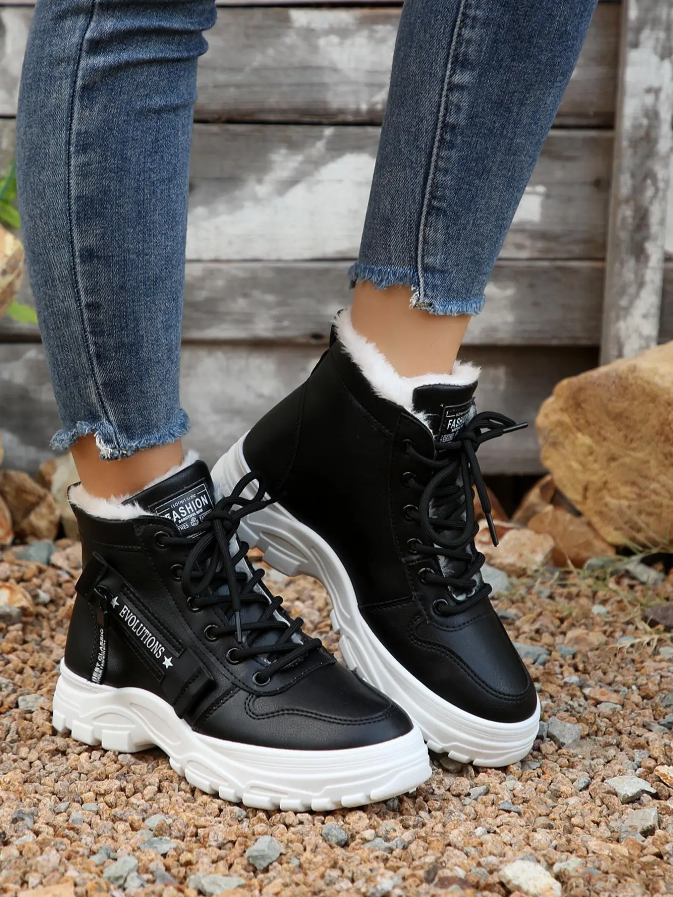 Women's Letter Design Thick Sole Non-slip Snow Boots, Casual Comfortable Lace Up Ankle Boots for Winter, Female All-match Round Toe Shoes for Daily Wear