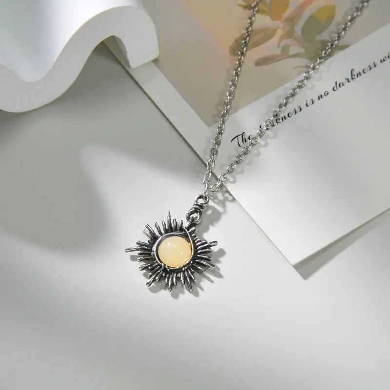 Fashion Moonstone Necklace Crescent  Moon Pendant Vintage Necklaces for Women Female Gifts New Trend