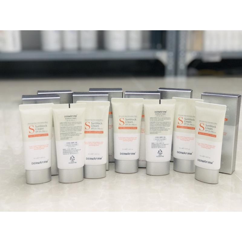 Product Introduction of [HÀNG CÔNG TY] KEM CHỐNG NẮNG DERMAFIRM SUNBLOCK CREAM SPF 50+ PA+++ cho da khô, dầu, mụn nhạy cảm 50ML - BS HỒNG ĐÀO 70