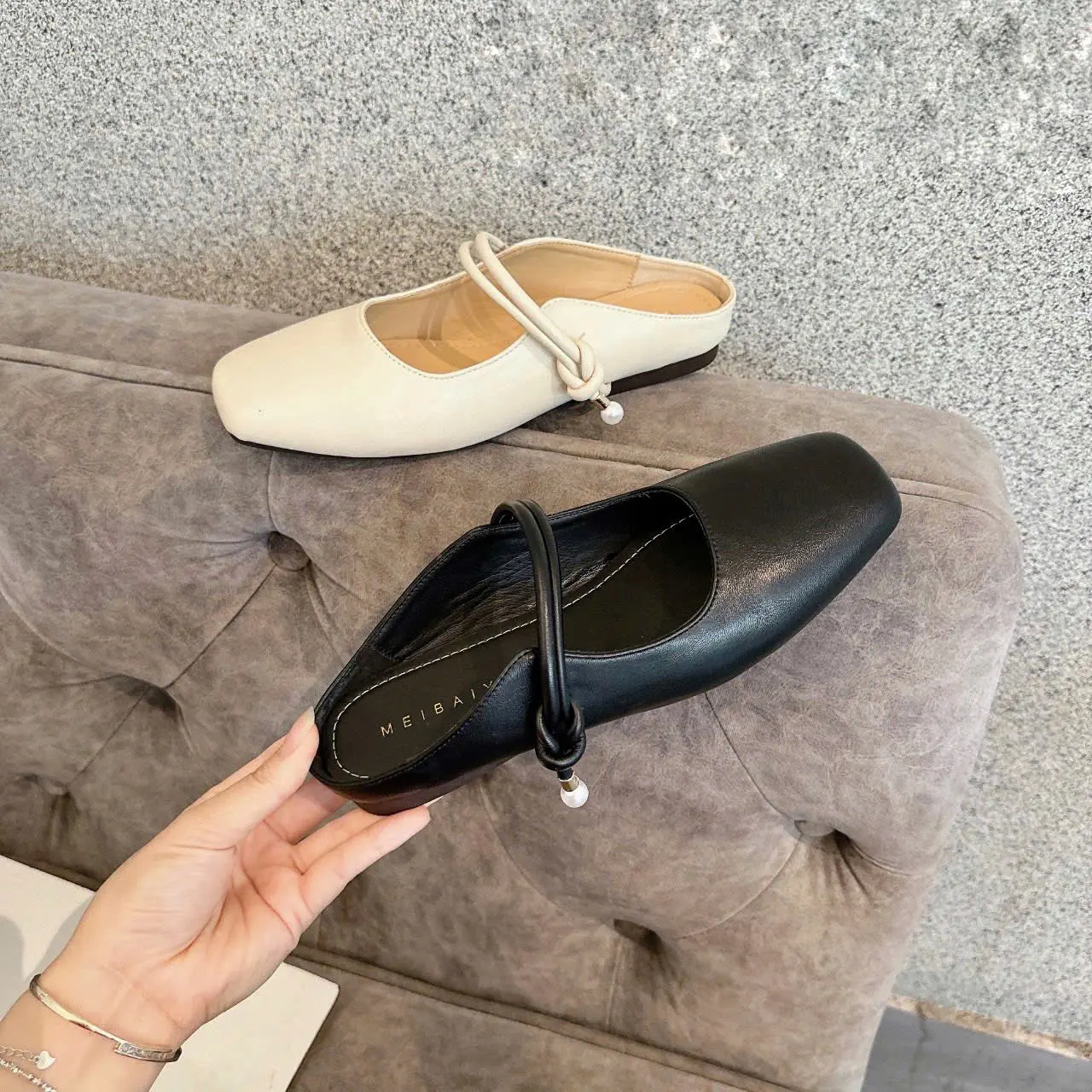 Giày sục da mịn dây ngang đính hạt ngọc đế bệt dẻo mềm êm - Shoes - DéP