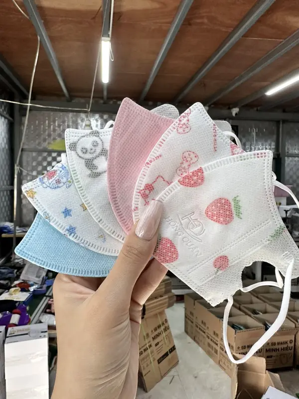 Combo 300 chiếc khẩu trang trẻ em Hồng Quân 1
