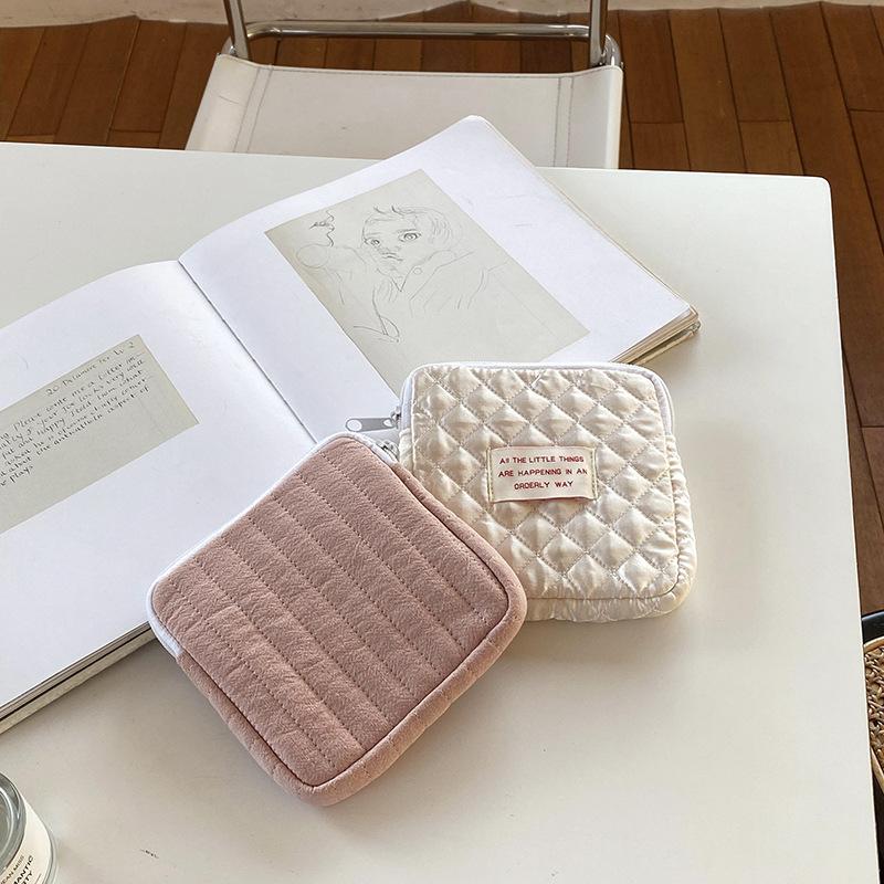 Product Introduction of Cute Portable Makeup Bag, Hygiene Cotton Bag, Earphone Bag, Lipstick Bag, Digital Organizer Bag 2