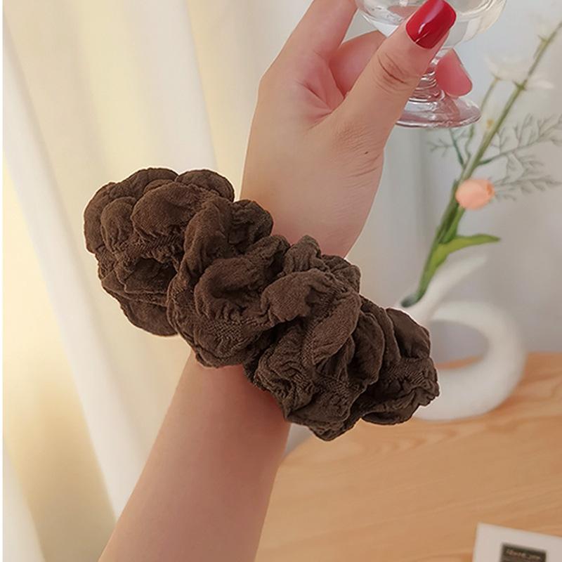 Product Introduction of French Retro Cream Pleated Seersucker Large Intestine Hair Ring 2025 New French Vintage Hair Accessories Women 4