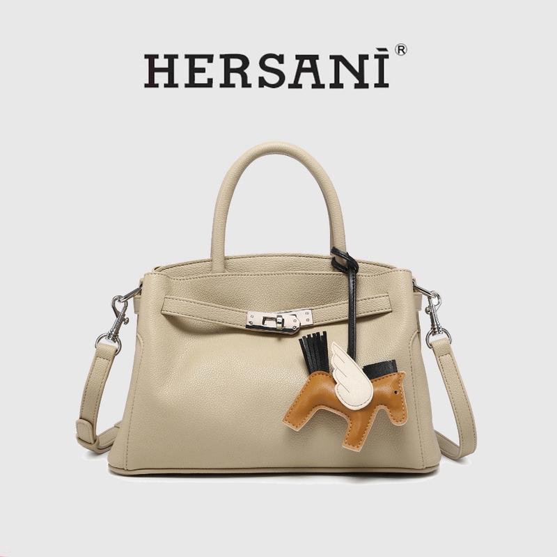 HS6073 . Túi Xách Nữ HERSANI STORE Da Thật Thiết Kế Sang Trọng, Thanh Lịch Kèm Charm Ngựa. Màu Be Kem Bag túi xách. FULL BOX