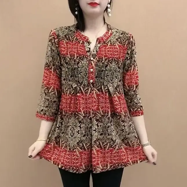 Kemeja Besar Regangan Sutera Ais, Leher V, dengan Butang, Lengan Tiga Suku, Longgar, Slim Fit, Panjang Setengah, Sesuai untuk Musim Panas 2024, Baju Ibu