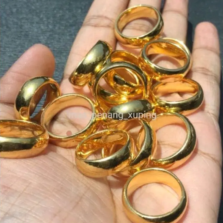Cincin polos tunangan