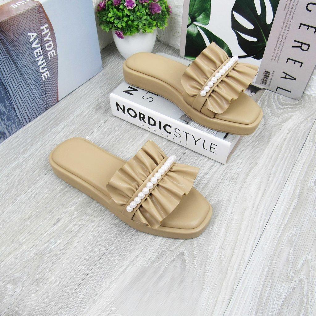 TheMoon.Store - ALEXA Sandal Slop Anak Perempuan Model Mutiara Flat JJ-06 Kaki Karet TheMoon.Store - ALEXA Sandal Slop Anak Perempuan Model Mutiara Flat JJ-06 Kaki Karet