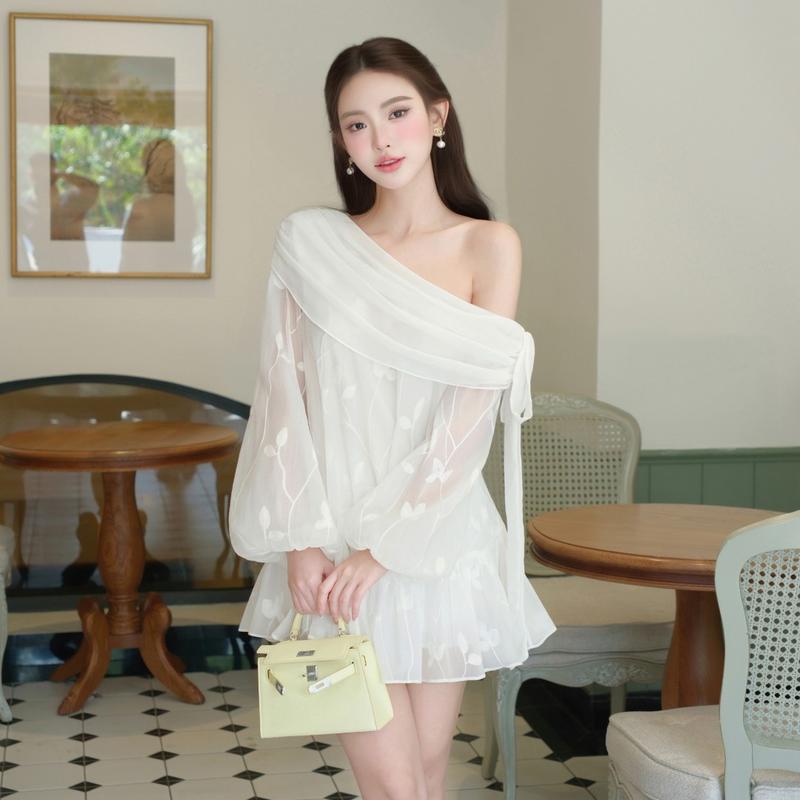 Khiết - Set nữ gồm váy babydoll lệch vai tơ hoa bay bổng kèm quần rời KS125