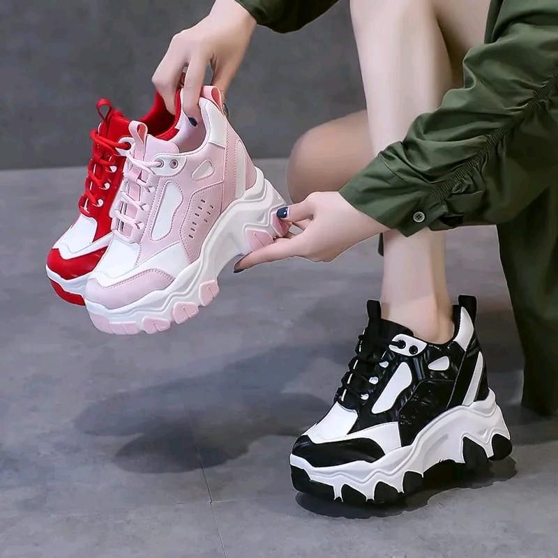 Sepatu Sneakers Wanita Sol Tinggi Model Terbaru Musim panas Musim dingin Tanpa Hak Casual Flat Putih Shoes 3