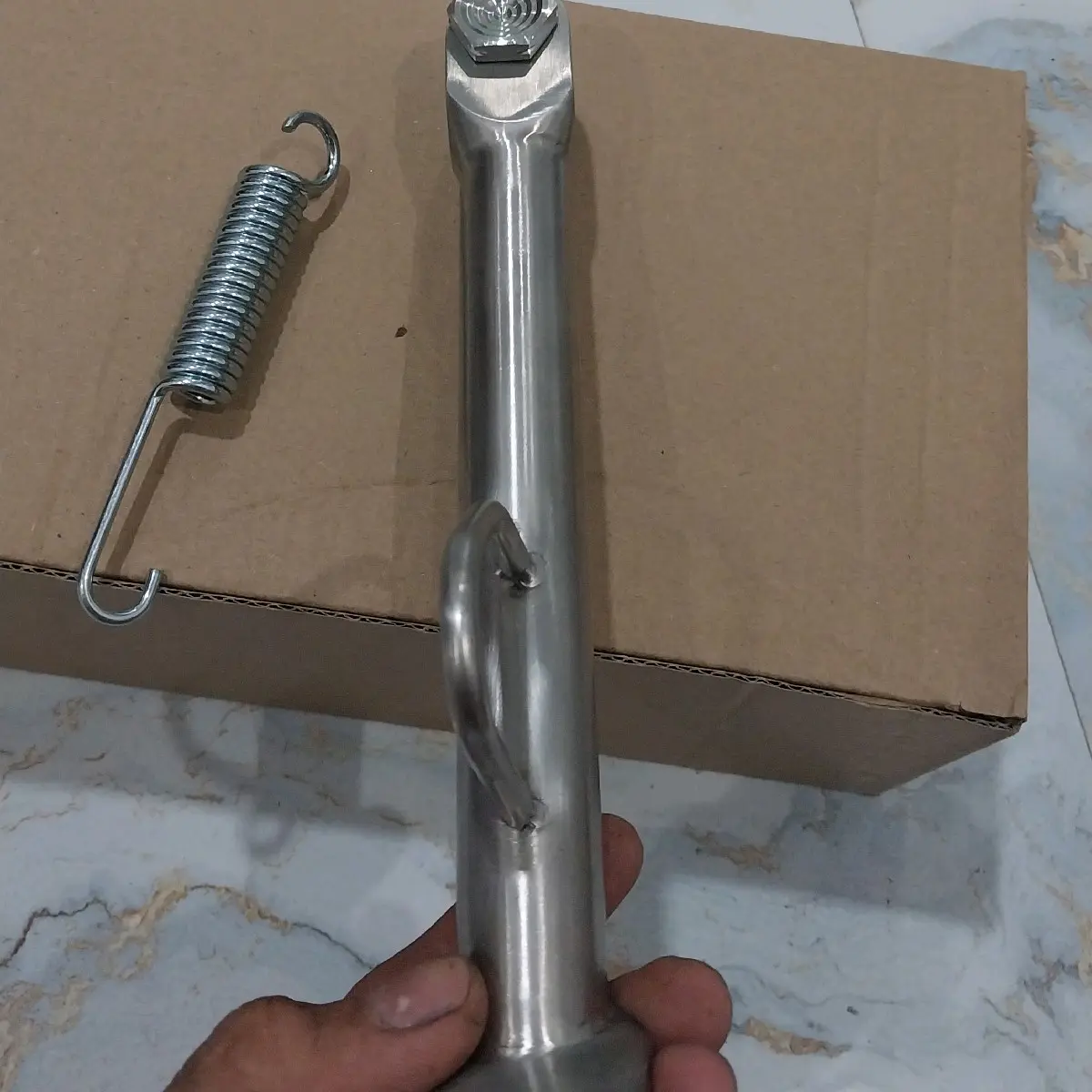 Chân chống inox cho xe điện cap A và Asama, son su xemay