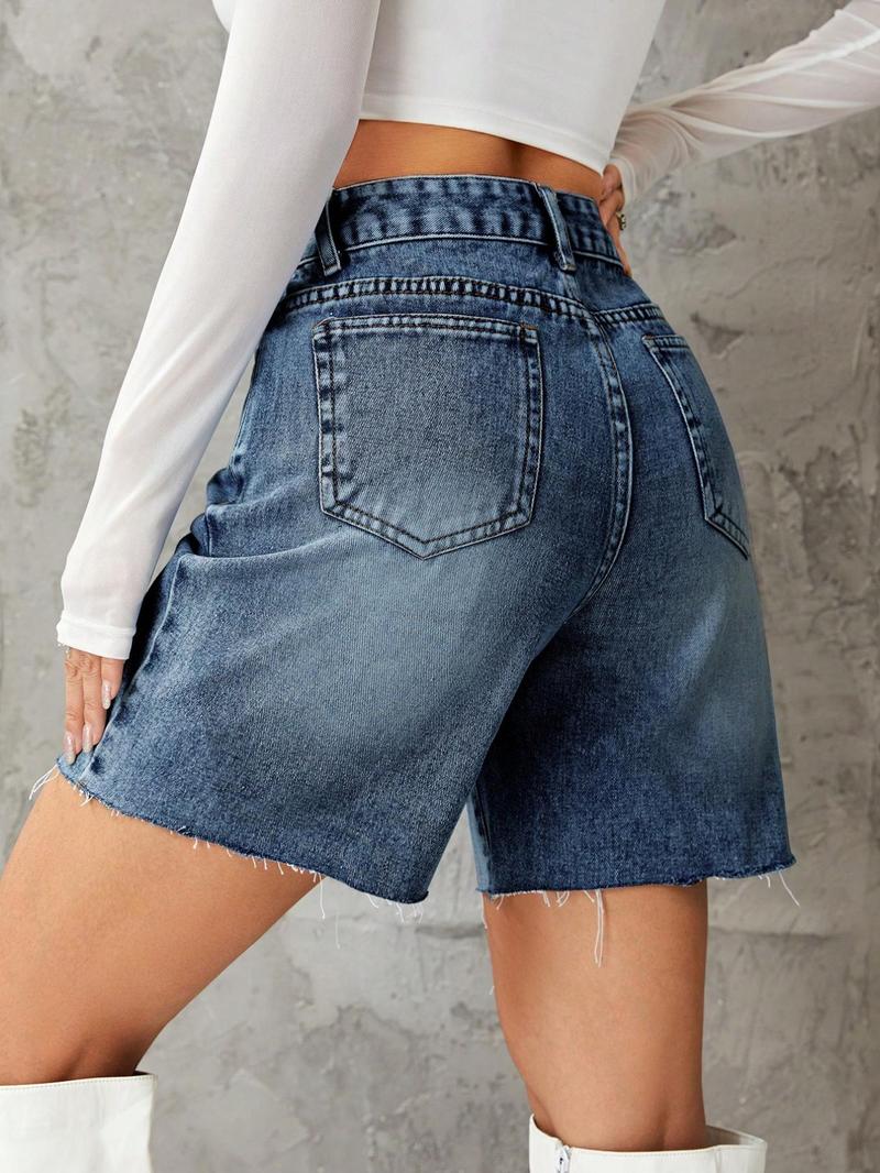 Product Introduction of Women's Distressed Hem Denim Shorts, Fashion Casual Raw Hem Short Jeans for Daily Outdoor Wear, Ladies Bottoms for Spring & Fall 8