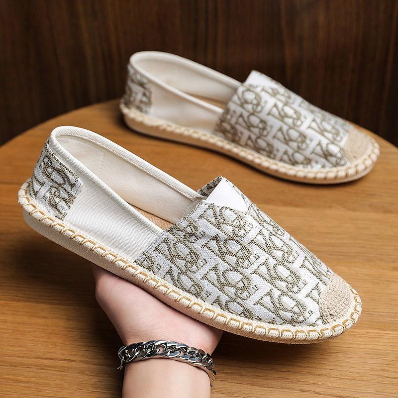  Giày nam mùa hè 2025 thời trang mới nhất của nam giới giày vải Bắc Kinh cổ đại giày vải thoải mái chân lười biếng. 