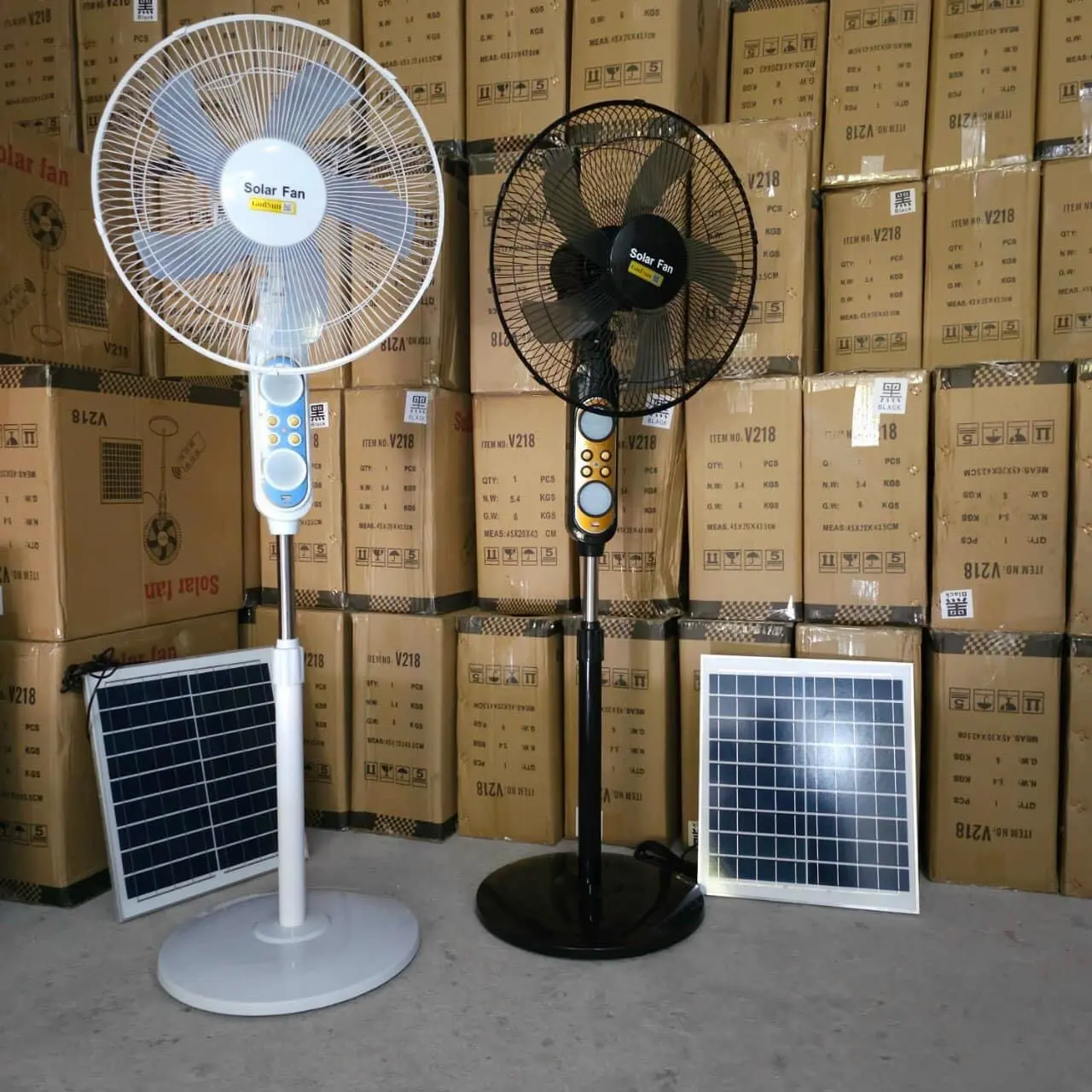 Quạt Tích Điện Năng Lượng Mặt Trời V218 - Động Cơ Không Chổi Than QuạT Fan