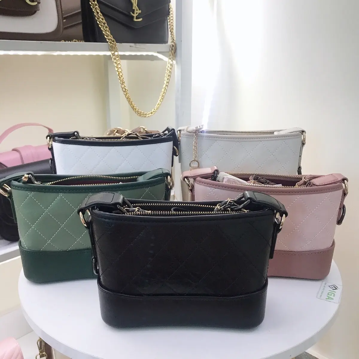 Túi đeo chéo hobo đế cứng