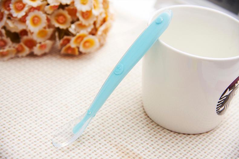 Product Introduction of Baby Silicone Spoon Training Spoon Baby Feeding Soft Spoon Silicone Spoon Tableware Suit Maternal and Child Supplies 9