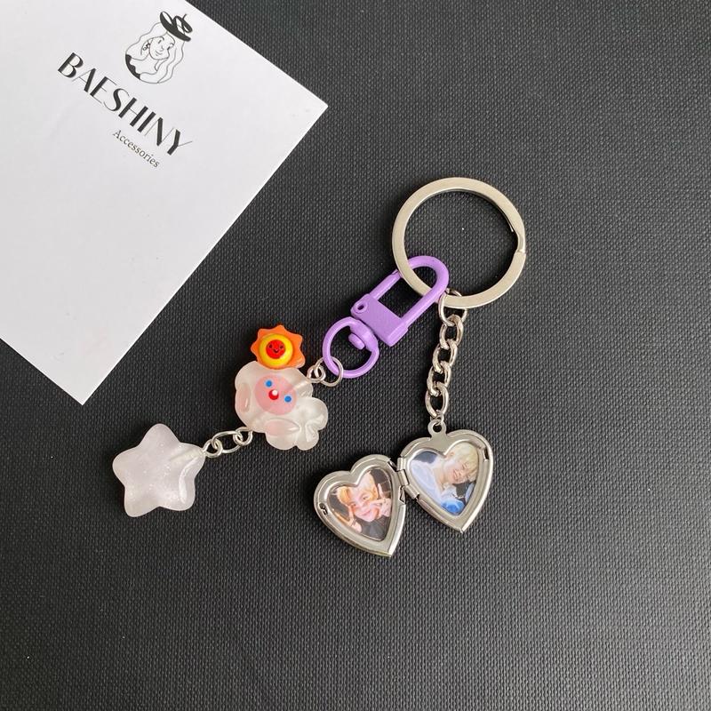 Móc khoá trái tim in ảnh theo yêu cầu thép titan không gỉ, in ảnh idol, ATSH, người yêu, bạn bè, người thân làm phụ kiện quà tặng ý nghĩa trong các dịp sinh nhật, ngày kỉ niệm, có giao siêu tốc Women Nữ