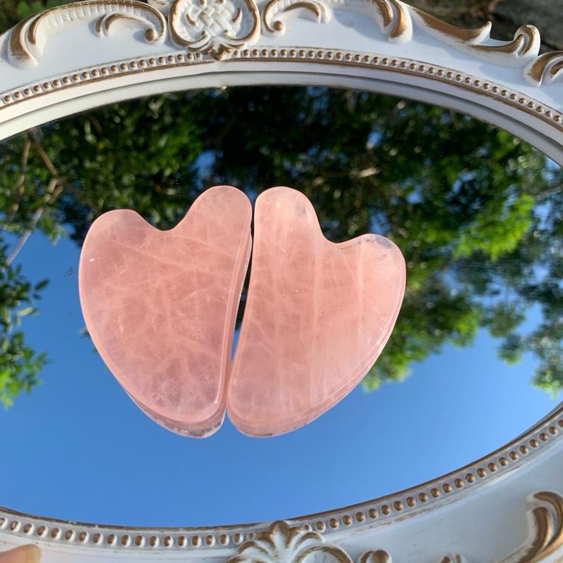 Combo 2 viên Đá GUASHA THẠCH ANH tặng 1 mặt nạ da sinh học