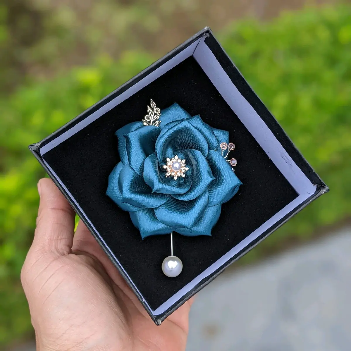 [ Hàng Thiết Kế ] Hoa cài áo váy handmade ruy băng đính đá hoạ tiết cao cấp