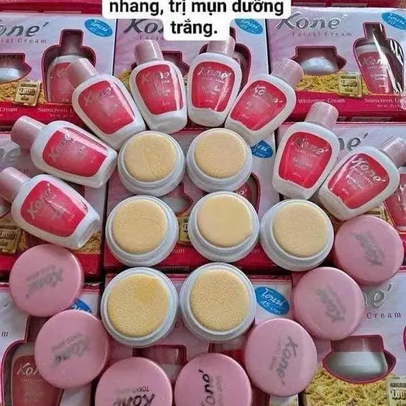 Kem kone thai làm giảm nếp nhăn, se khít lỗ chân lông cho làn da mịn màng trắng sáng không tỳ vết. Sản phẩm giúp làn da tươi trẻ và căng bóng