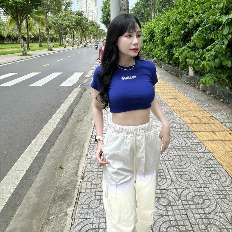 Áo croptop nữ chữ CUTIE in kim tuyến form ôm body cổ tròn siêu tôn dáng đủ màu basic chất liệu thun tăm Hàn - Amy - Cotton - Women, Kem, Voi baby đen fom 80kg đính bông 4