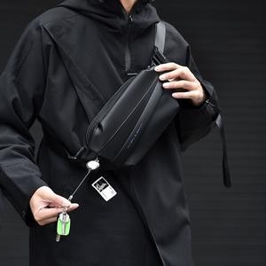 Men's High-End Chest Bag Outdoor Trendy Crossbody Bag Men's Multifunctional Nylon Shoulder Bag, Casual Sports Style, Versatile and Durable, Suitable for Various Scenarios