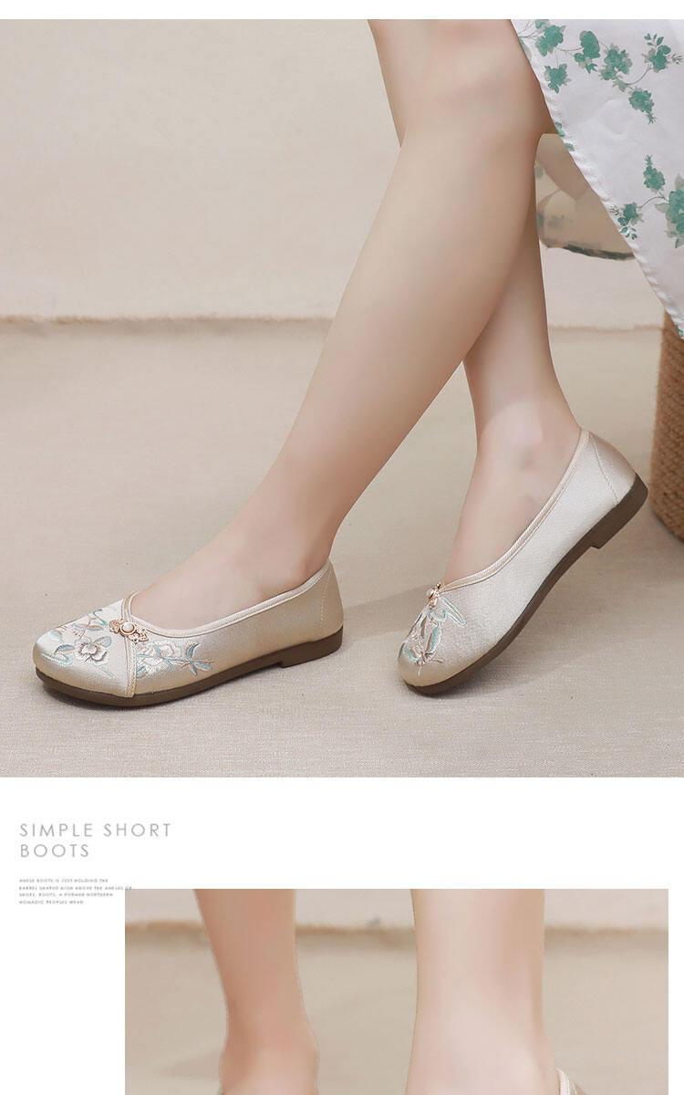 Product Introduction of Spring Autumn Embroidered round Toe Flat Bottom Mom Shoes Retro Style Hanfu Women's Flats Beijing Old School Cloth Shoes 13