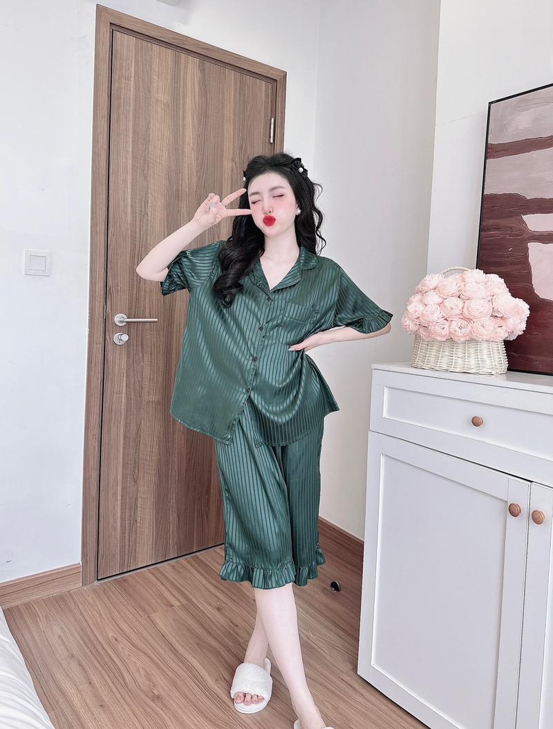 Product Introduction of Đồ Bộ Lụa Xước Bigsize Chất Mát - Tay ngắn quần lửng M2 47