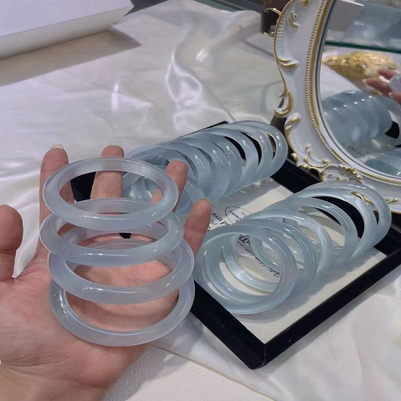 Product Introduction of White Moonlight, Ice Blue, Champagne Gold Cat Eye Stone Bracelet Jewelry 1
