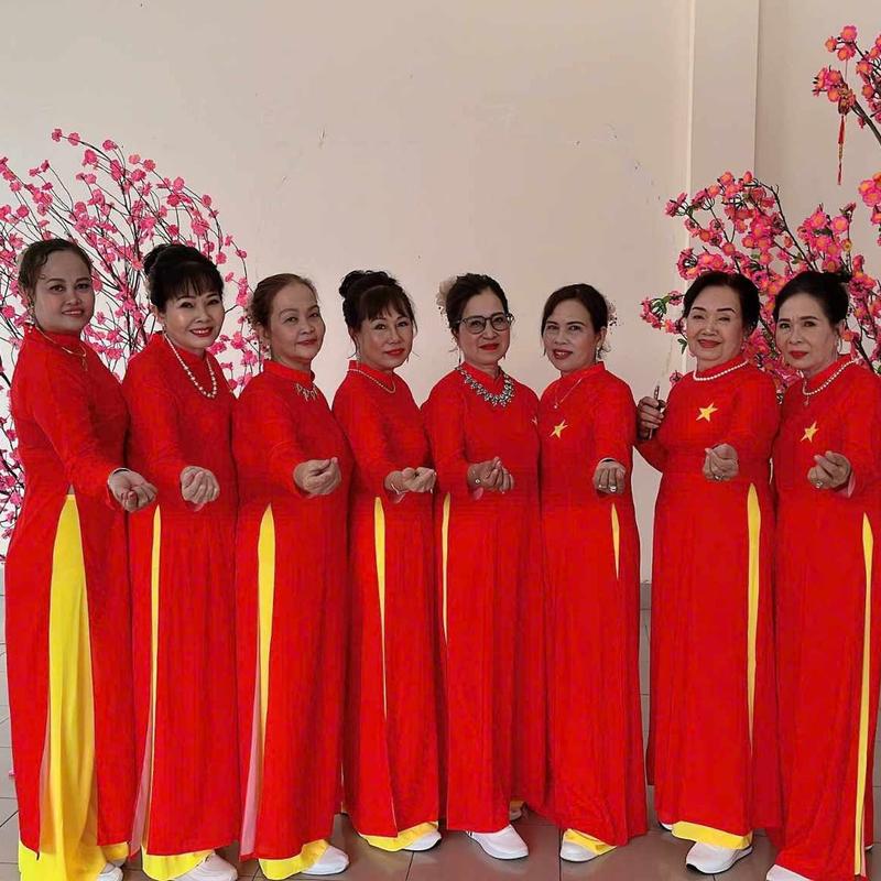 Áo Dài Nữ Lụa Nhật In 3D Cao Cấp Siêu Mềm Mịn - Mã Cờ Đỏ Sao Vàng - Size S/M/L/XL/2XL/3XL/4XL/5XL - Women 4