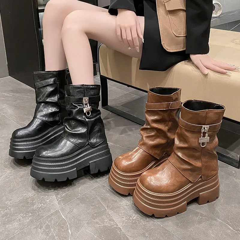 Bốt Cao Gót, Cỡ Nhỏ (10cm) Đế Dày, Tăng Chiều Cao, Dành Cho Nữ, Mùa Thu Và Mùa Đông, Hàng Mới Về, Phong Cách Anh Quốc, Khóa Kim Loại, Bốt Ngắn Giữa, Quần Bắt, Năm 2025