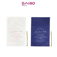 Gambar Daiso Non Woven Fabric Gift Bag with Bottom Gusset - Logo - 4pcs - - White dari Daiso Japan Official Store Kota Administrasi Jakarta Selatan 2 Tokopedia