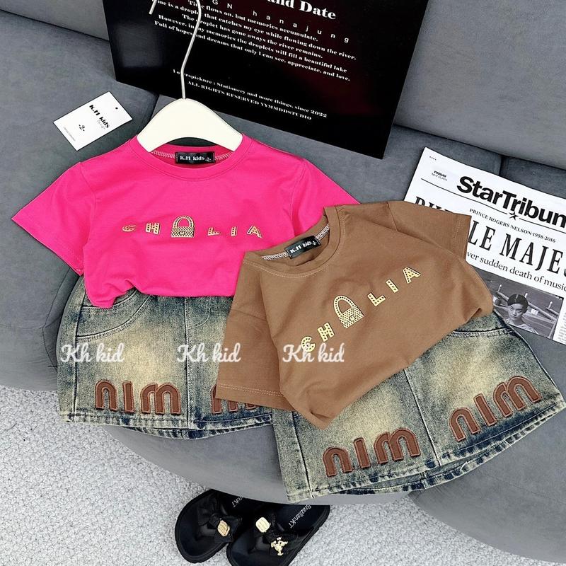 Bộ áo cotton 2 màu nâu hồng + chân váy jean dáng A chữ Nim có quần size 9-32kg