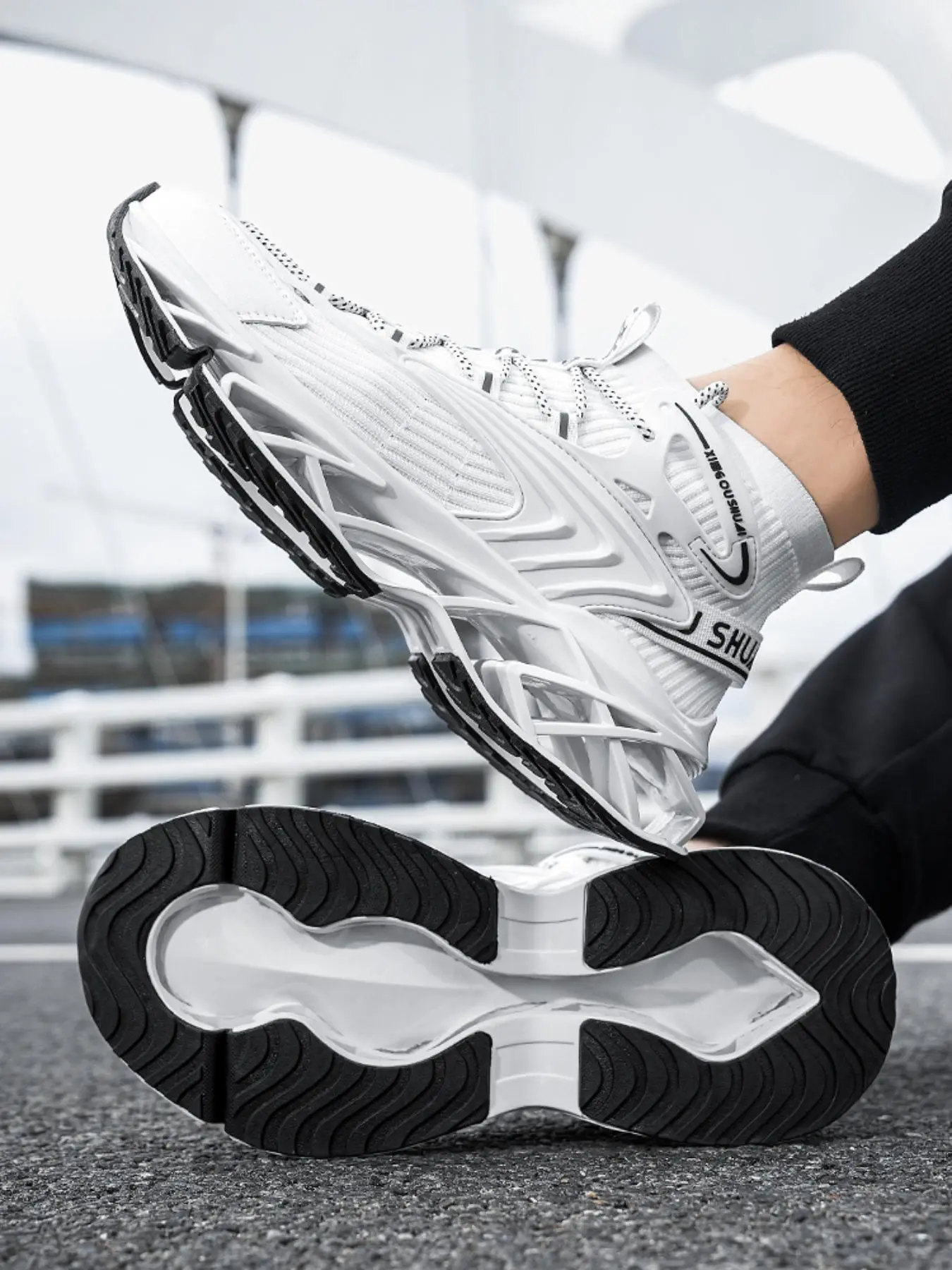 Men's Solid Color Lace Up Running Shoes, Casual Comfortable Breathable Anti-Slip & Shock-Absorbing Blade Sole Sneakers, Outdoor Sports Running Shoes for Daily Wear