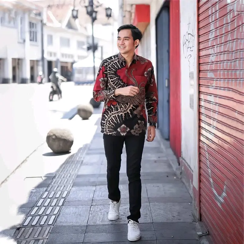 Kemeja Lengan Panjang Motif Kelabang Hitam Katun 2