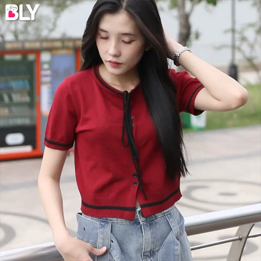 Áo len dệt kim Nữ  Fit Cổ tròn buộc dây tay ngắn Nút xuống tương phản Viền Women Top