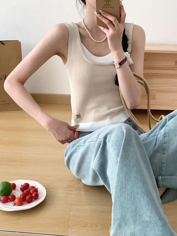 Product Introduction of Unique design sense color contrast two-piece U-neck camisole dresses back in stock in summer 2025, slim fit undershirts for women. 5