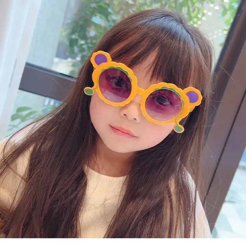 Kính râm cho bé gái 1-8 tuổi