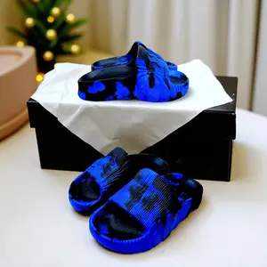 Dominic Sandal Slop Loreng Cowok Dominic Clasic Harian Terbaru Sandal Slip On  Laki-laki Kekinian Anti Slip Bahan Berkualitas Nyaman Size 30-41 - Kaki