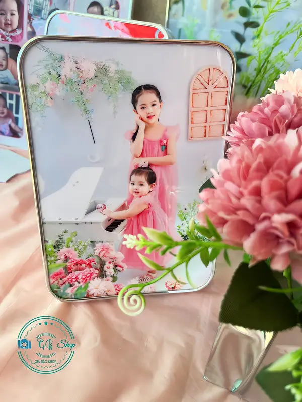 Ảnh Tráng Gương Cao Cấp Để Bàn/ Treo Tường 13x18, 15x21, 20x30,30x40 cm bo viền bạc 3
