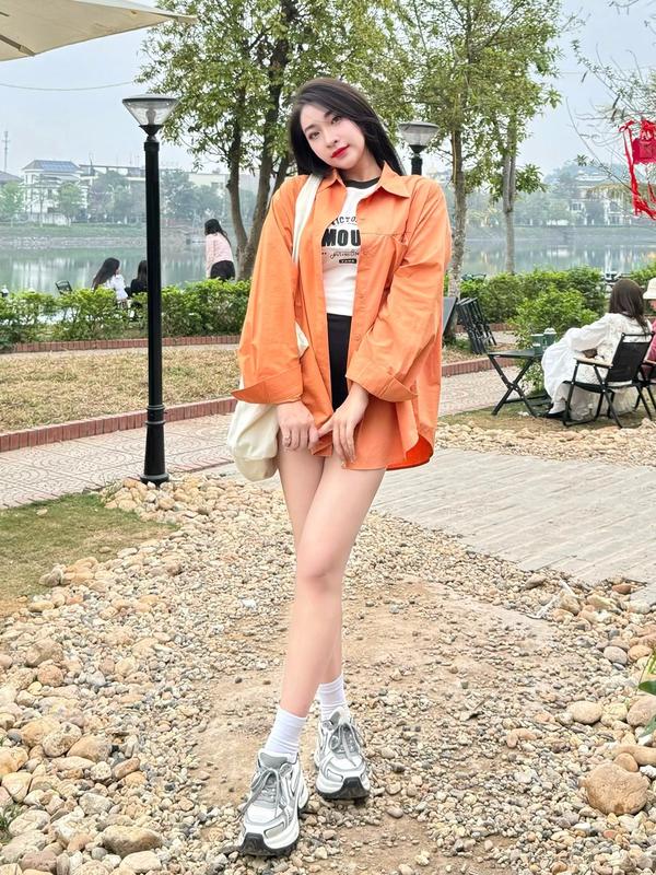 Áo somi mùa hè rực rỡ MRS chất liệu thoáng mát MRA083G Voi Nhung Kem Jean Top