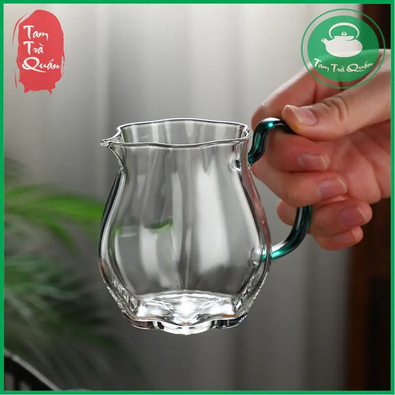 Tống chuyên trà thủy tinh miệng nhọn cán xanh lục 260ml 2