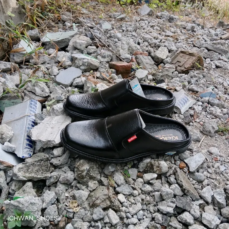 sepatu selop pria warna hitam 1
