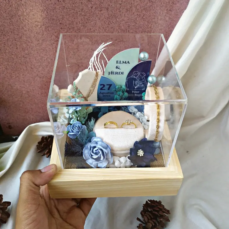 Tempat Cincin Kalung & Gelang Lamaran Pernikahan 2