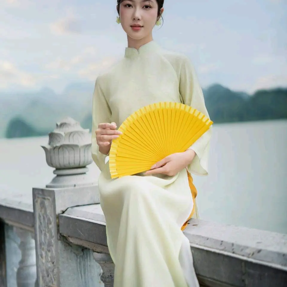 áo dài von crep 4 tà dệt hoa chào Thu phom suông
