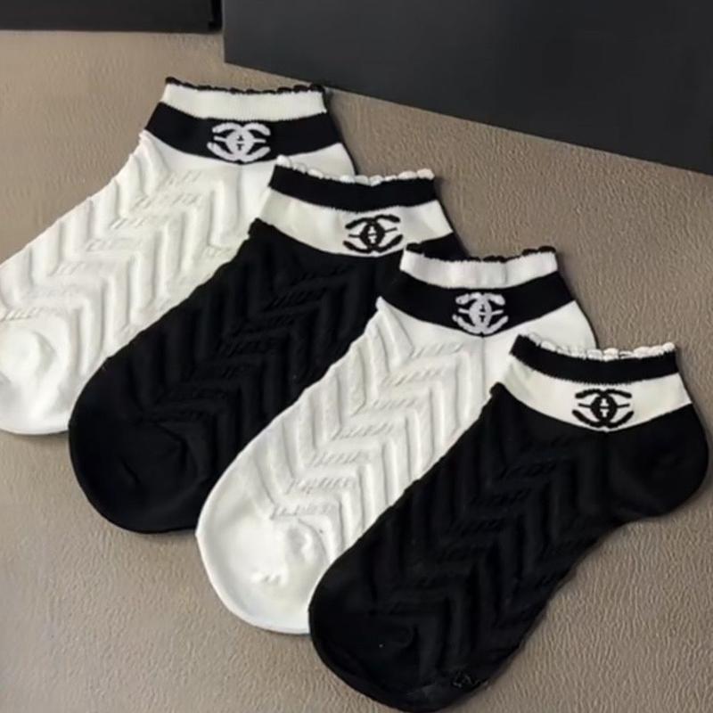 Product Introduction of Women's Socks Spring Summer Thin Solid Color Lace Boat Socks Low Cut Short Tube Girls Socks Ins Pure Cotton Breathable Trendy 13