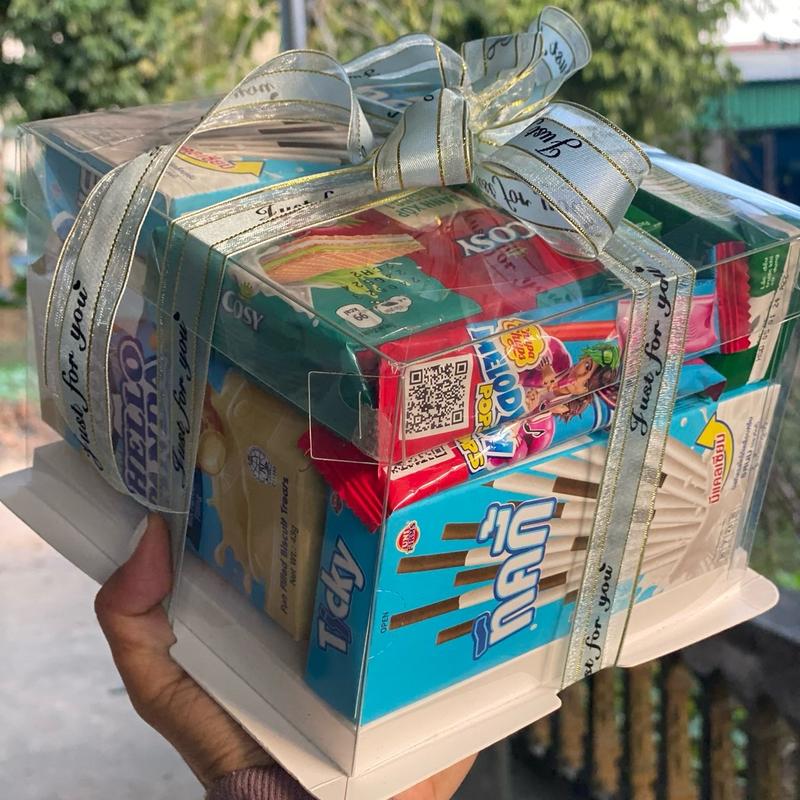 Set hộp quà ( size nhỏ) bánh kẹo tặng người yêu, vợ nhân dịp giáng sinh, valantine, 8/3, 20/10, sinh nhật ...