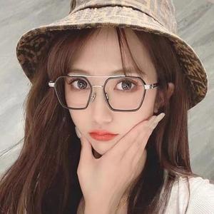 แว่นตาที่เปลี่ยนสีได้, สำหรับผู้ชายและผู้หญิง, เลนส์ลำแสงคู่ย้อนยุค, ป้องกันแสงสีฟ้า, กระจกแบน, กรอบสำเร็จรูป, เหมาะสำหรับสายตาสั้น